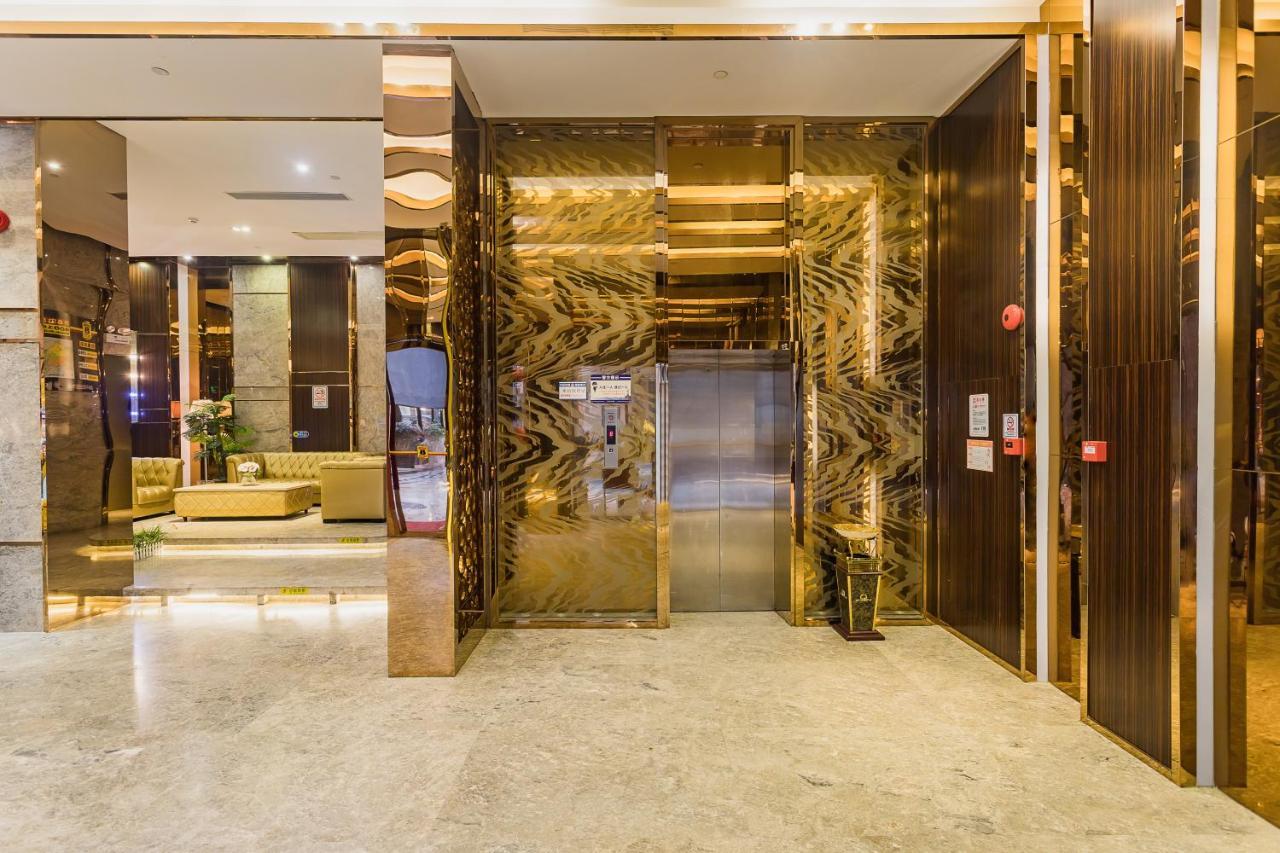 Super 8 Hotel Select Guangzhou Railway Station Xicun Subway Station Exterior photo